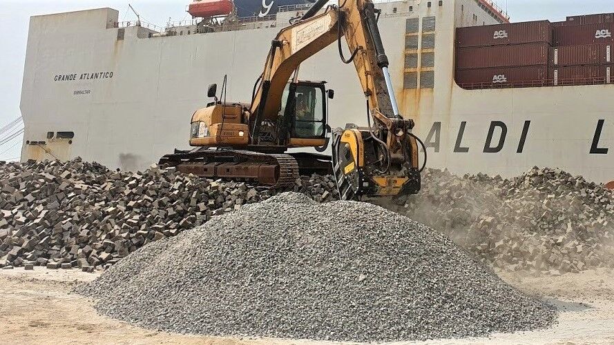 Do you work on a busy construction sites? 