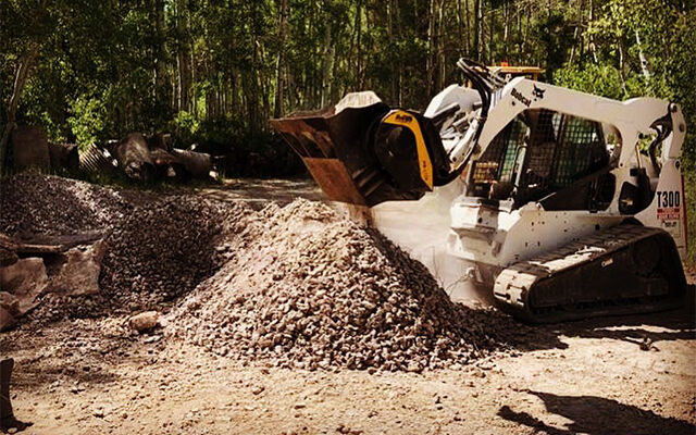 Crushing with the MB-L120 crusher bucket reduces material transportation fees.