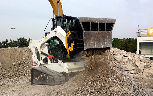 MB-L160 on a Bobcat